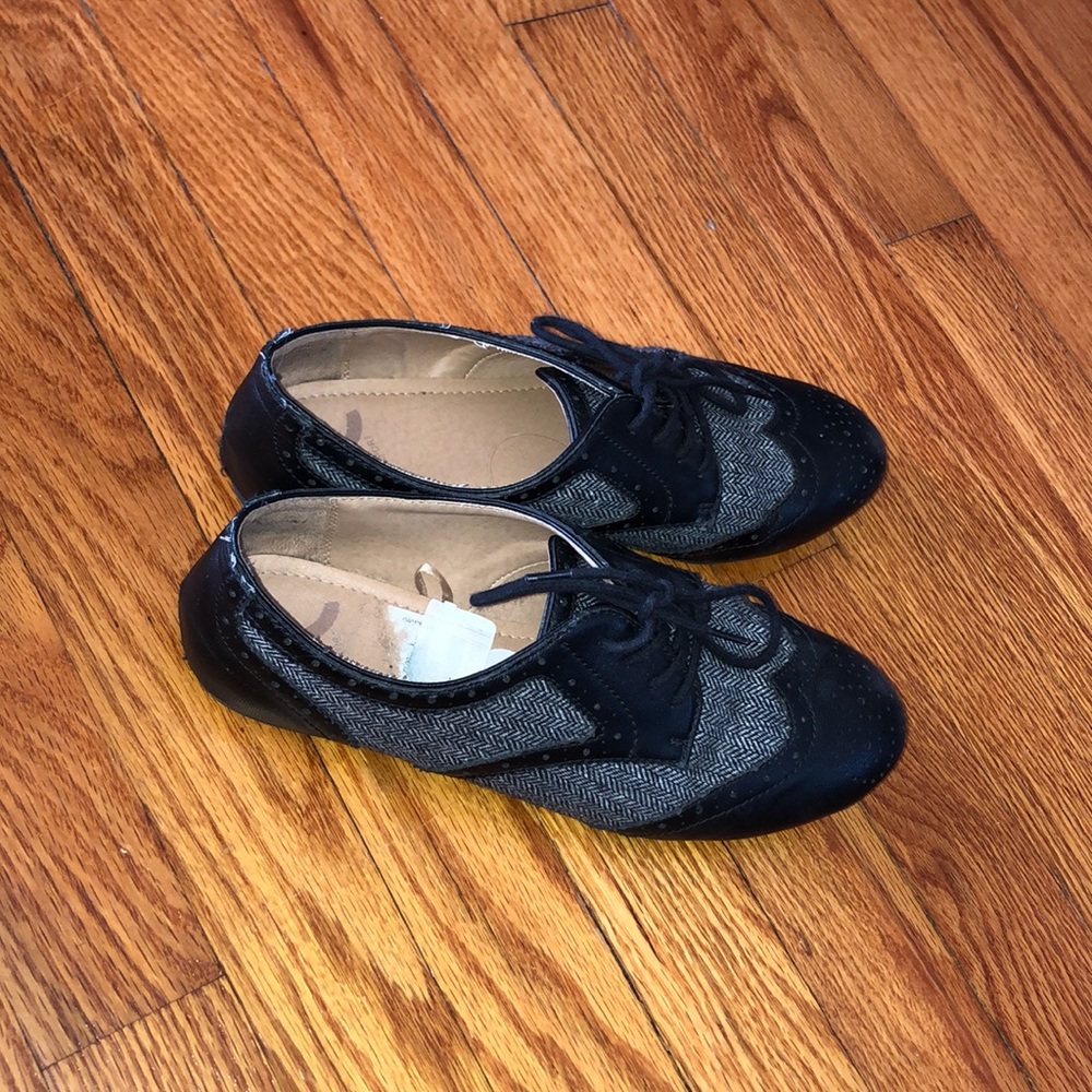 Casual/dress shoes
